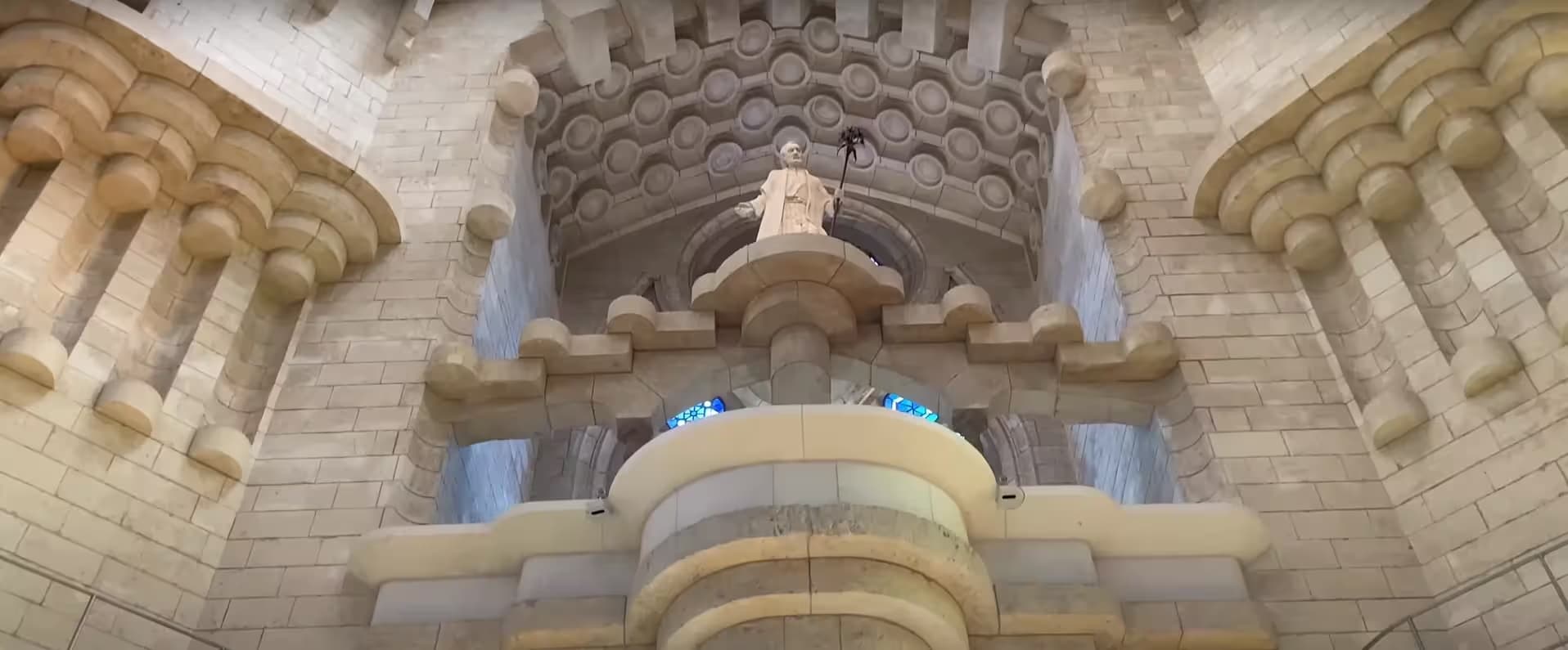 Vista exterior de las torres de la Sagrada Familia